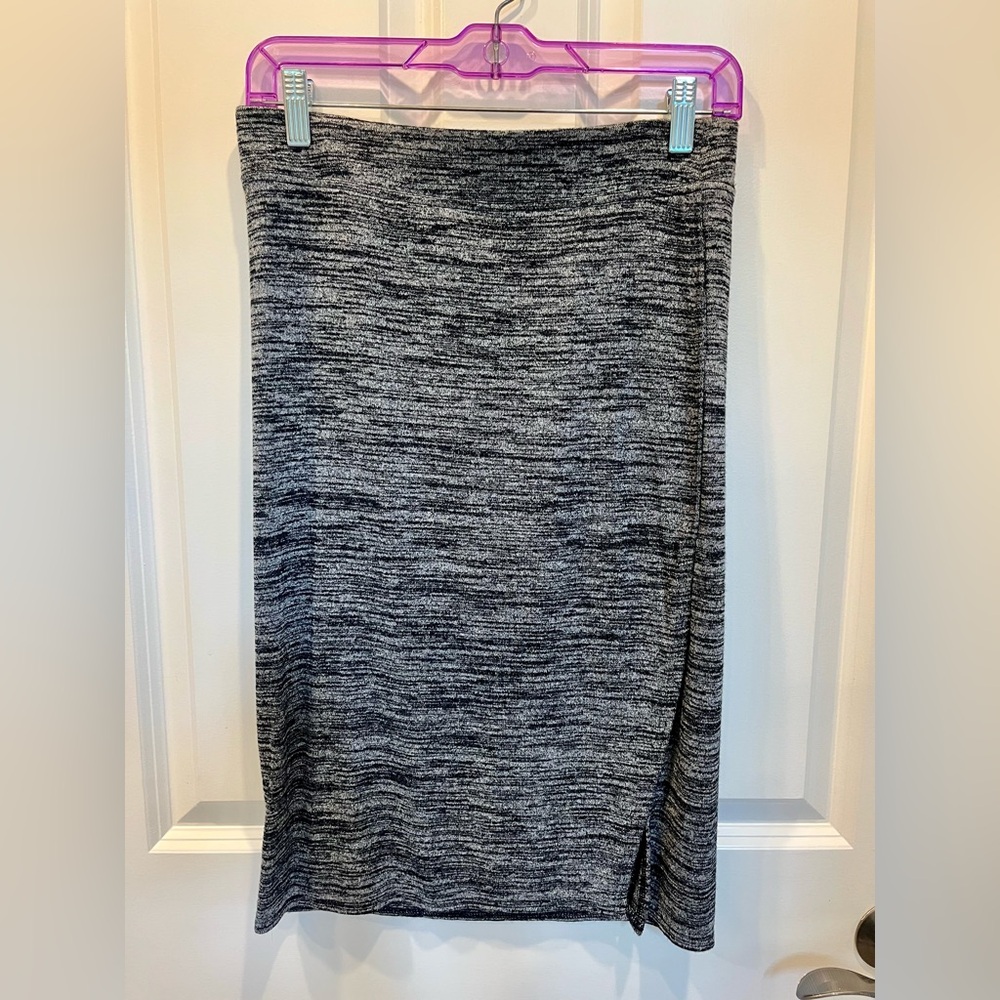 WOMEN’S SZ S GAP Gray Space-Dyed Stretch Knee Length Pull On Skirt with Slit